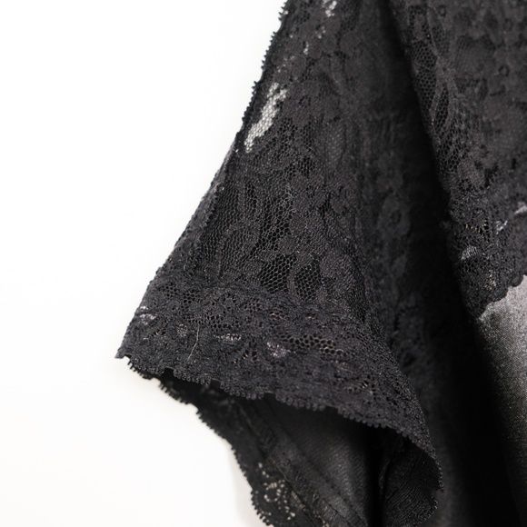 5/$20 La Senza Black Lace Robe - Small/Medium - Picture 6 of 8
